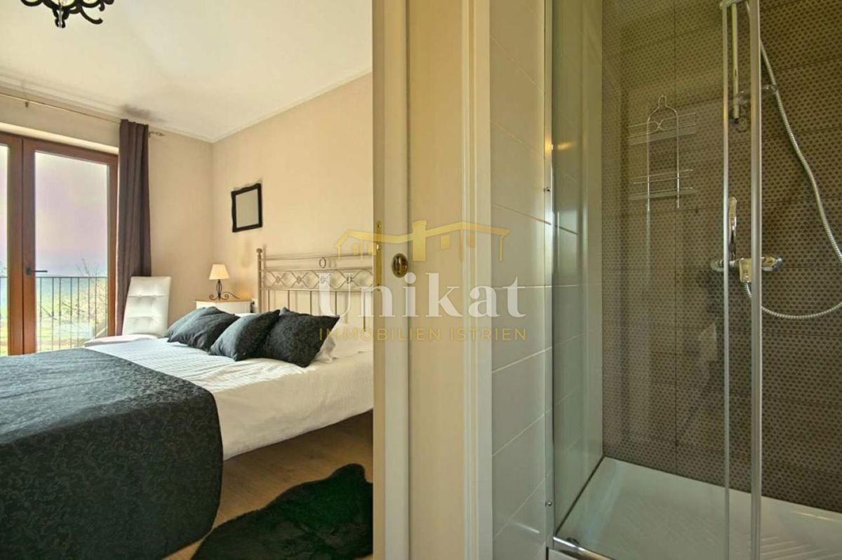 Hiša s bazenom blizu Poreča